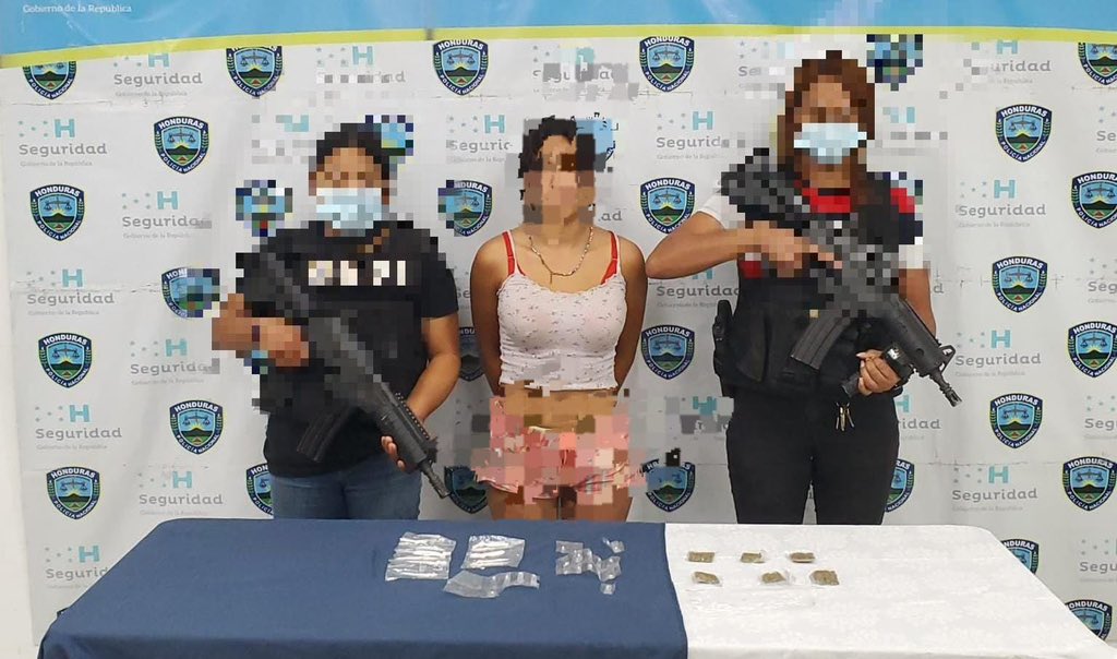 En poder de supuesta droga es detenida alias “La Chaparra” supuesta miembro de la MS-13 por agentes de la DPI en El Progreso, Yoro