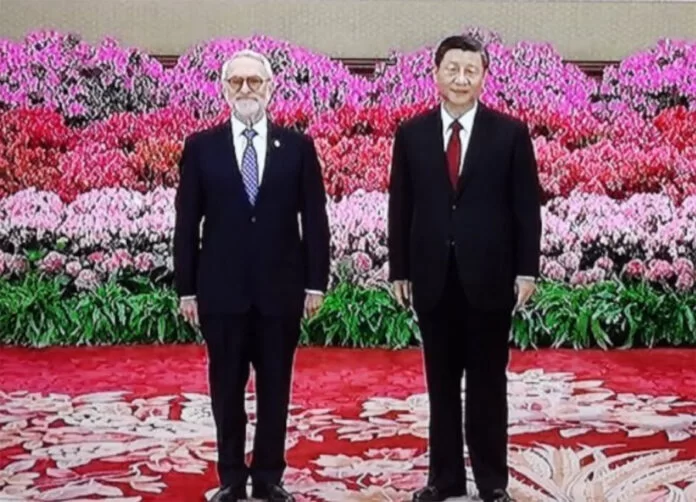 Salvador Moncada presenta acreditaciones a Xi Jinping para ser embajador de Honduras en China