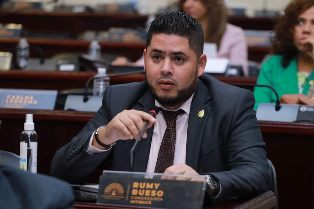 Bancada del Partido Liberal tendría nuevo jefe, diputado Rumy Bueso sería el elegido
