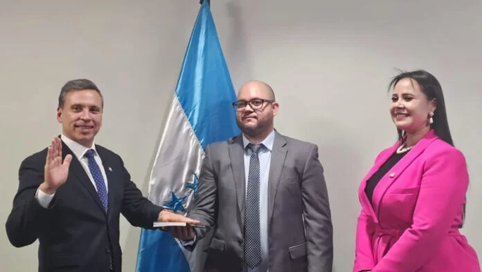 Carlos Aguilar es el nuevo director del IHSS
