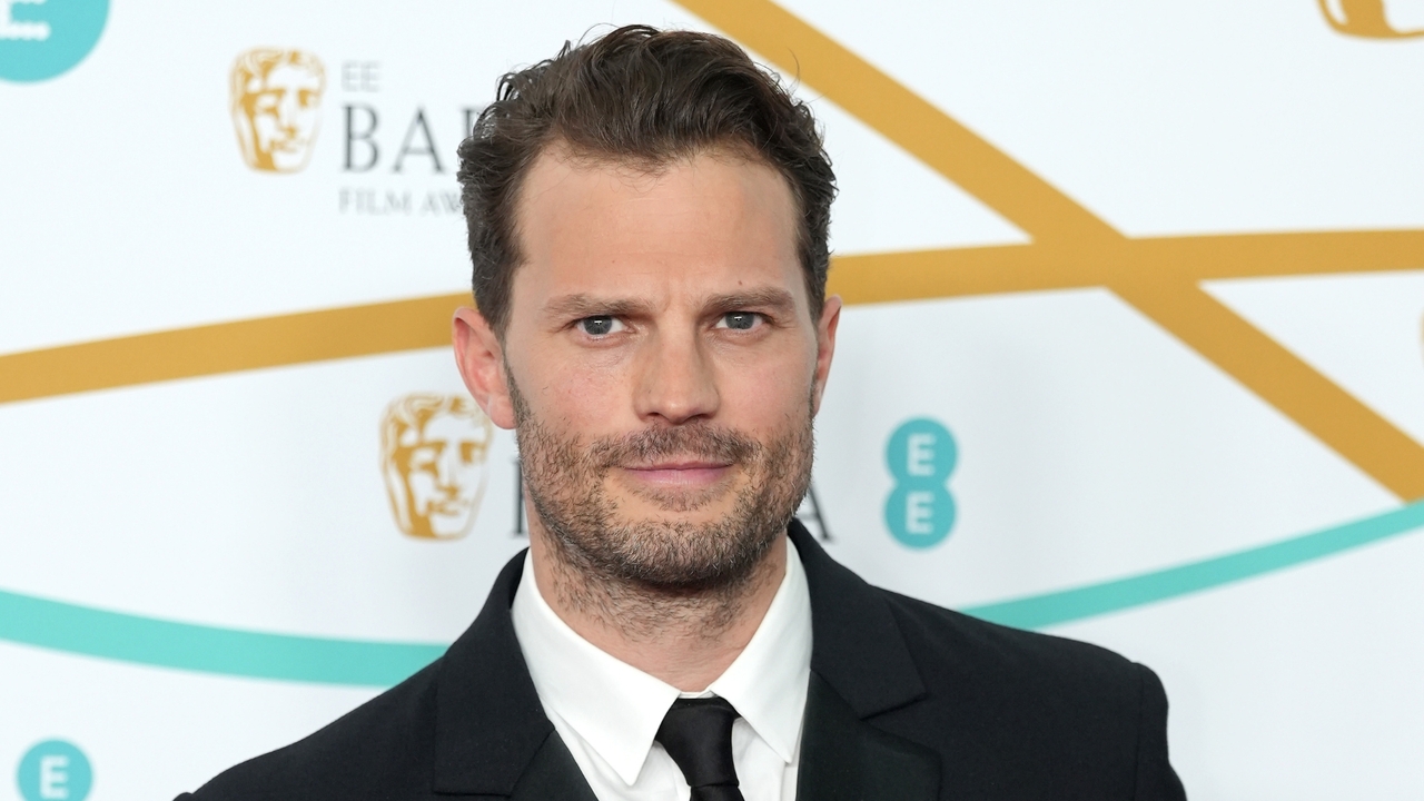Jamei Dornan actor de ’50 Sombras de Grey’ estuvo en peligro de perder la vida por la picadura de una oruga
