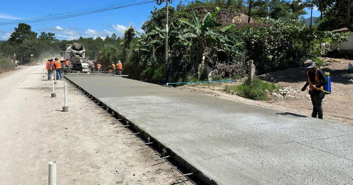 Ministro de Infraestructura anuncia pavimentación de al menos 3,200 kilómetros de carretera en 2024