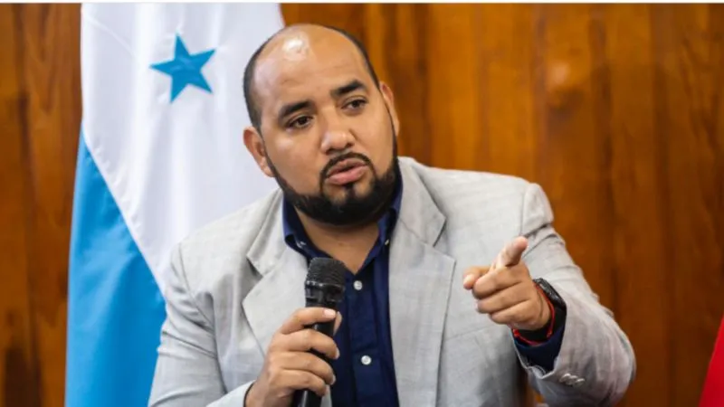 Sponda descarta filtración de exámenes en evaluaciones a docentes