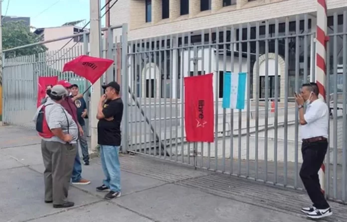 Continúan tomadas las instalaciones de la Secretaría de Derechos Humanos