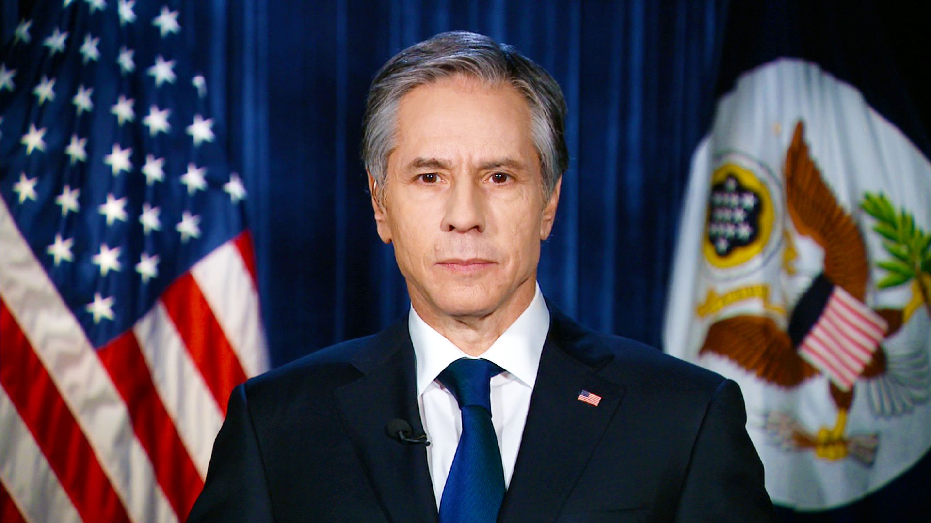 Estados Unidos restringirá visas a extranjeros que usan software espía contra periodistas y activistas