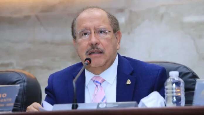 Hugo Noé Pino niega que diputados hayan recibido 6 millones de lempiras