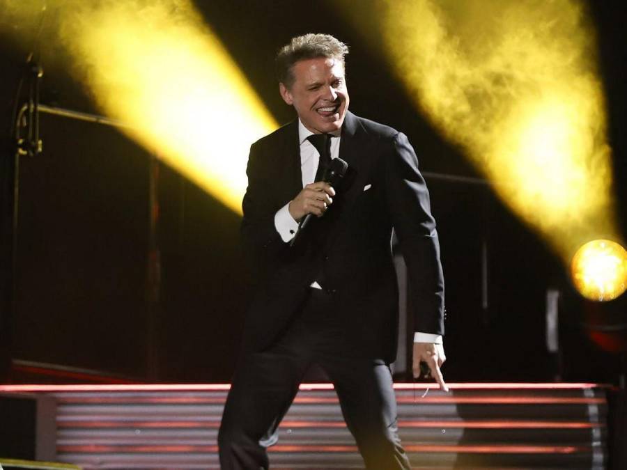 Luis Miguel enamoró a su público con espectacular show sobre el escenario la noche del pasado viernes