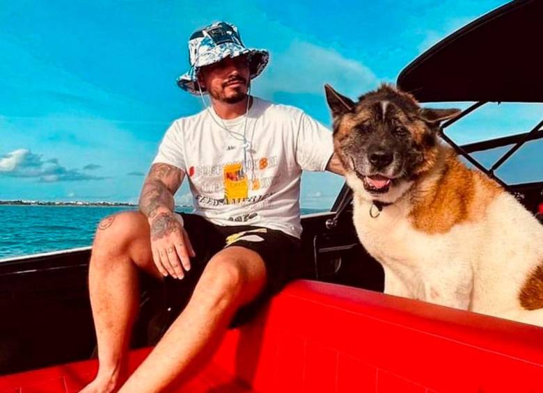 Murió Enzo, el perro de raza Akita, que acompañó a J Balvin por 14 años