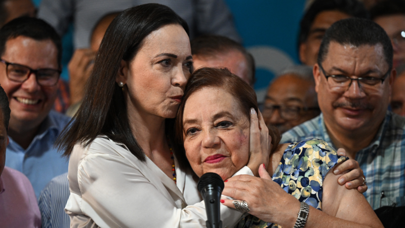 María Corina Machado cede a Corina Yoris la candidatura de la oposición para las elecciones presidenciales de julio en Venezuela