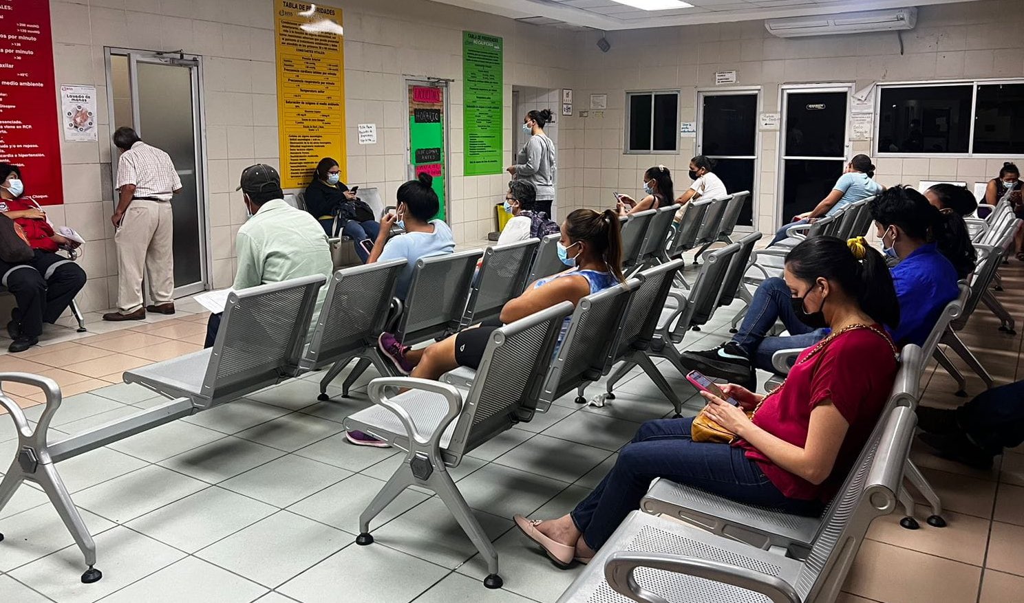 Funcionamiento normal de servicios de emergencia en IHSS y hospitales