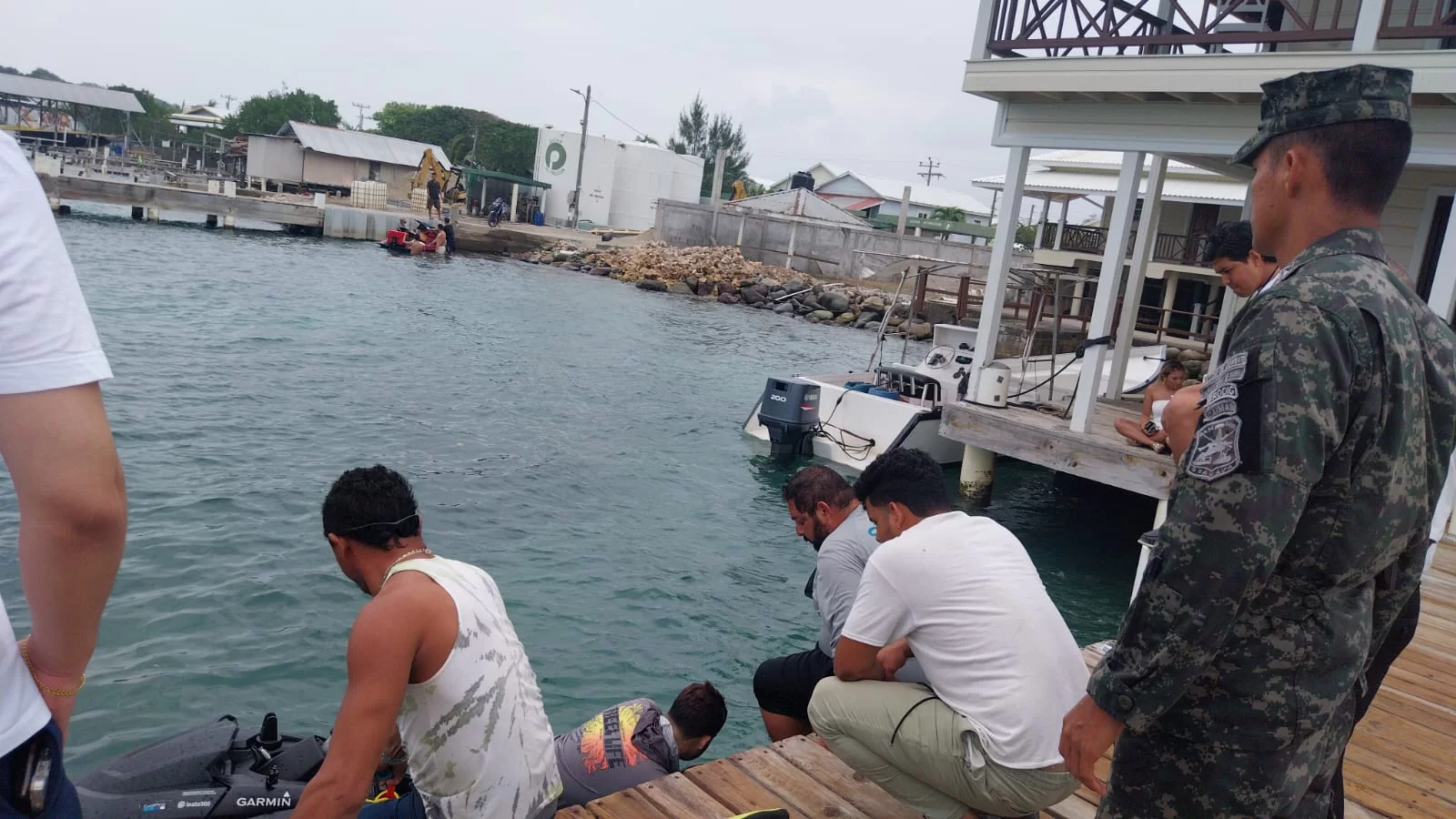 Fuerza Naval y Bomberos realizan múltiples rescates acuáticos