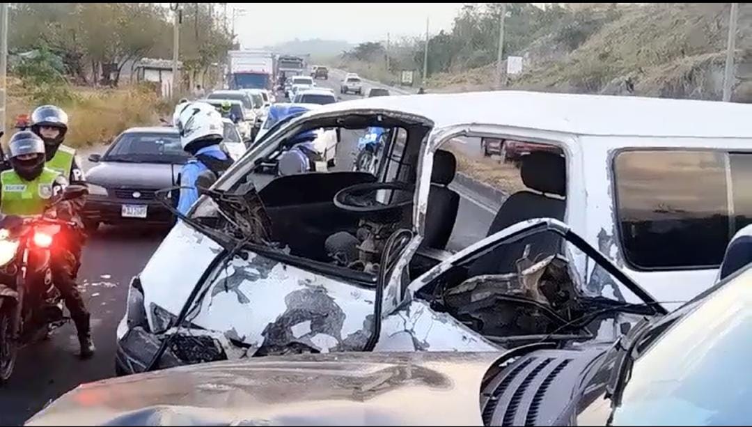 CUATRO HERIDOS INCLUIDA UNA NIÑA DEJA ACCIDENTE CERCA DE TONCONTÍN