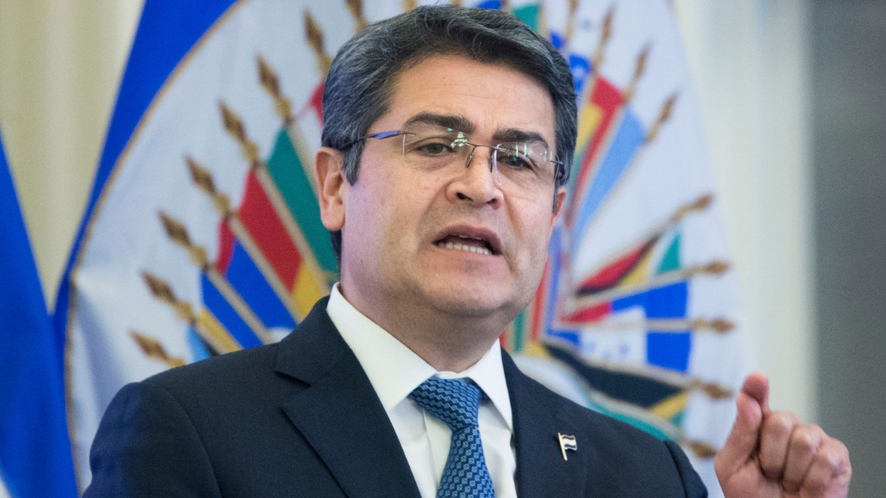 Juan Orlando Hernández, expresidente de Honduras, condenado en un tribunal federal de Manhattan por conspirar para importar cocaína a Estados Unidos y delitos relacionados con armas de fuego