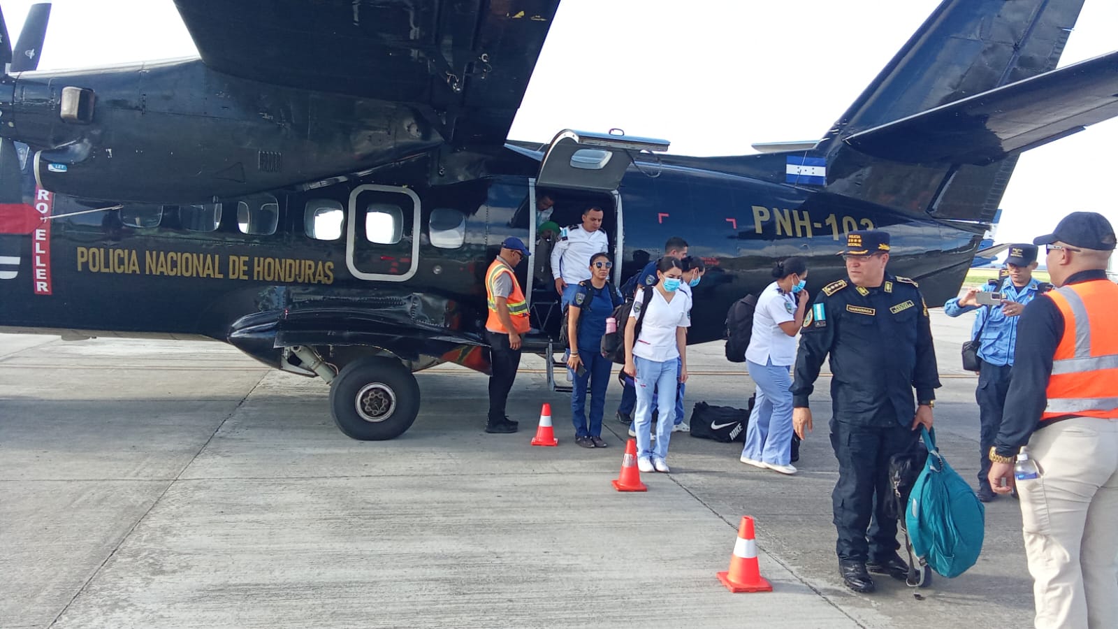 Ministro de Seguridad lanza “Operación Ángel Guardián” en respuesta a la urgente situación humanitaria que enfrenta la comunidad de Roatán