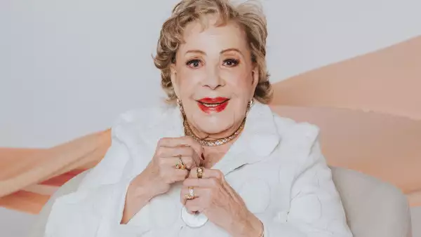 Tras problemas de salud, Silvia Pinal reaparece en la boda de su nieta Giordana
