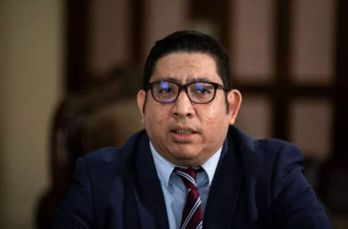 Ministro de Energía dice que en 27 meses han hecho “muchísimo”, más que últimos 20 años que incluyen al gobierno de Mel