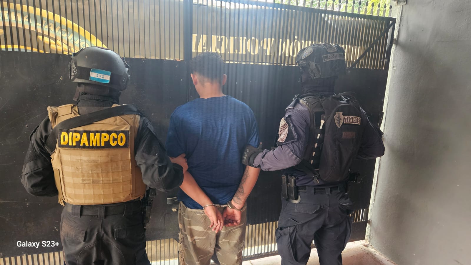 Agentes de la DIPAMPCO capturan a cabecilla de la Pandilla 18 en La Lima
