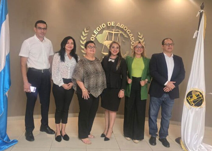 El Tribunal de Honor del Colegio de Abogados de Honduras ratifica a Ana Cardona como presidenta