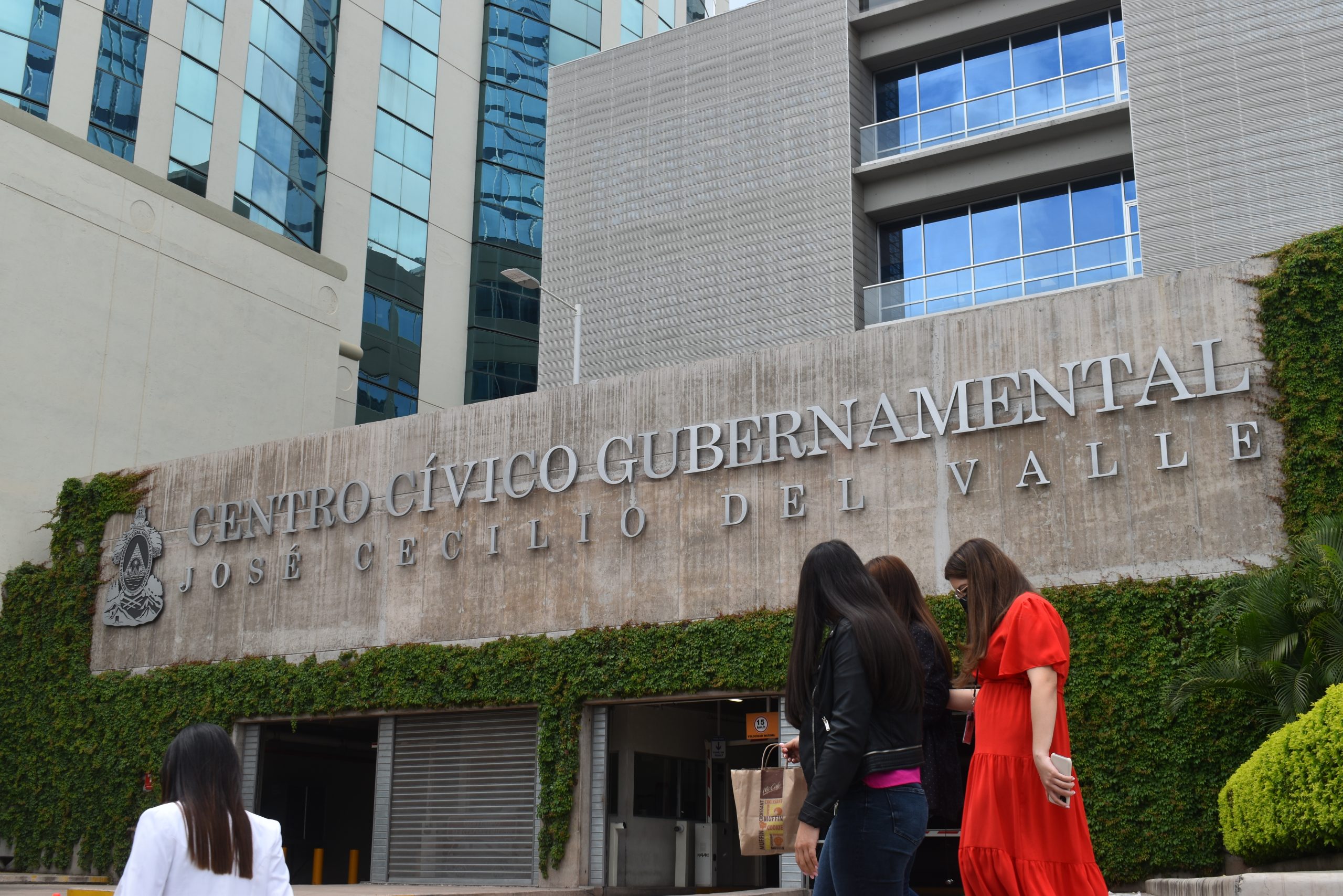 A Teletrabajo empleados públicos por contaminación en la capital