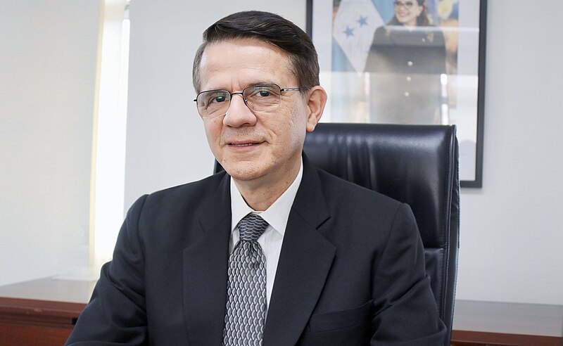 José Manuel Matheu considera que 80 diputados serían suficiente en el Congreso Nacional