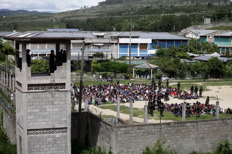 Publicación de INFOBAE reconfirma construcción de túneles en cárcel de Támara por parte de pandilla MS-13  en complicidad con policías y militares