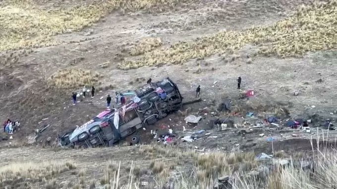 ¡Trágico! Bus se sale de ruta en Lima y deja más de 20 muertos y decenas de heridos