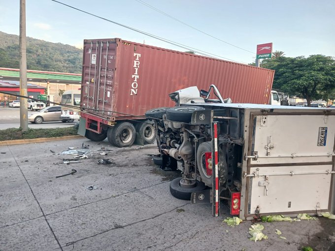 ¡Trágico! Accidente en bulevar del sur de SPS, deja como resultado un hombre muerto y otro gravemente herido