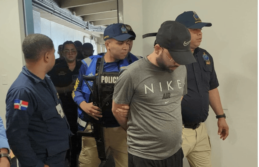 Realizan pruebas de científicas a Gilbert Reyes tras acusación del asesinato de tres mujeres en Roatán