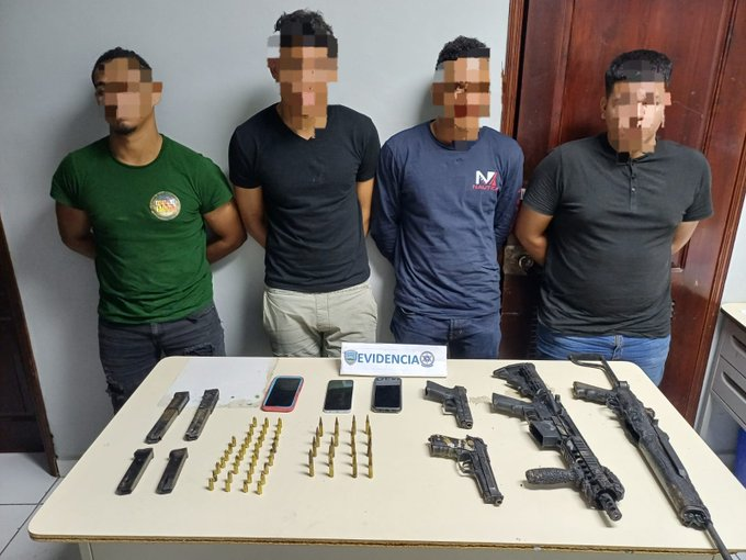 Detienen cuatro hombres con peligroso arsenal que utilizarían para actividades delictivas