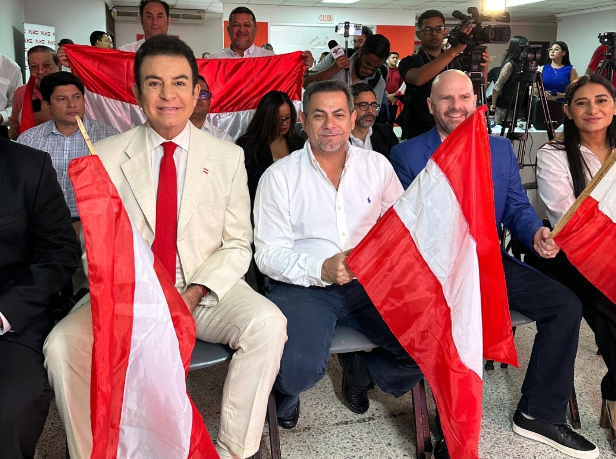 Salvador Nasralla afirmó en su presentación de 100 propuestas de Gobierno que combatirá la inseguridad y el nepotismo