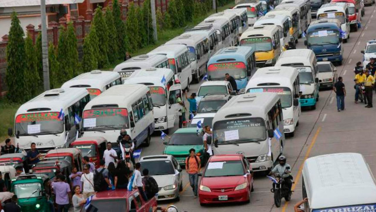 Transportistas dan marcha atrás con paro tras anuncio de pago de subsidio
