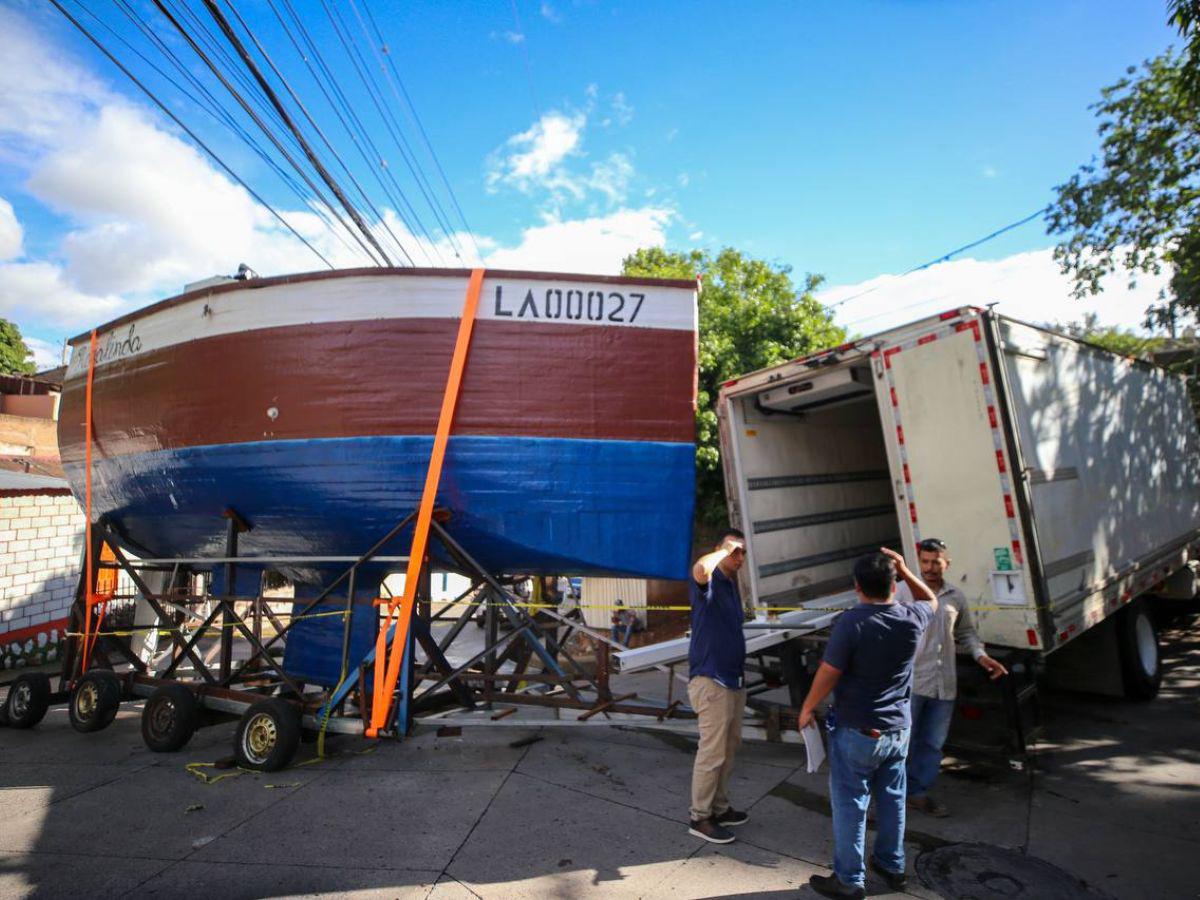 Fuerzas Armadas trasladarán al velero “Rosalinda” a otro sector del Reparto por arriba y no a Coyolito