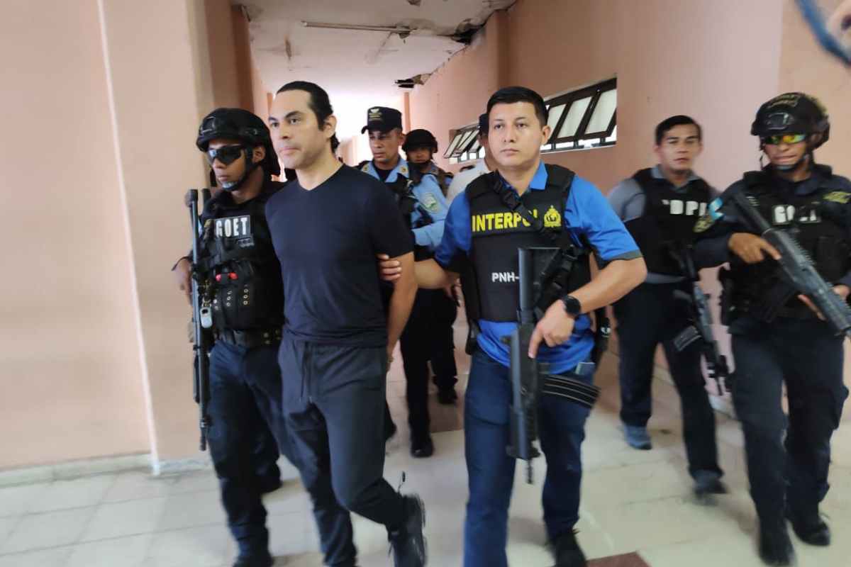 Captura de Manuel Coto termina en tragedia falleciendo él, el director de la Policía salvadoreña Mauricio Arriaza Chicas y los demás tripulantes