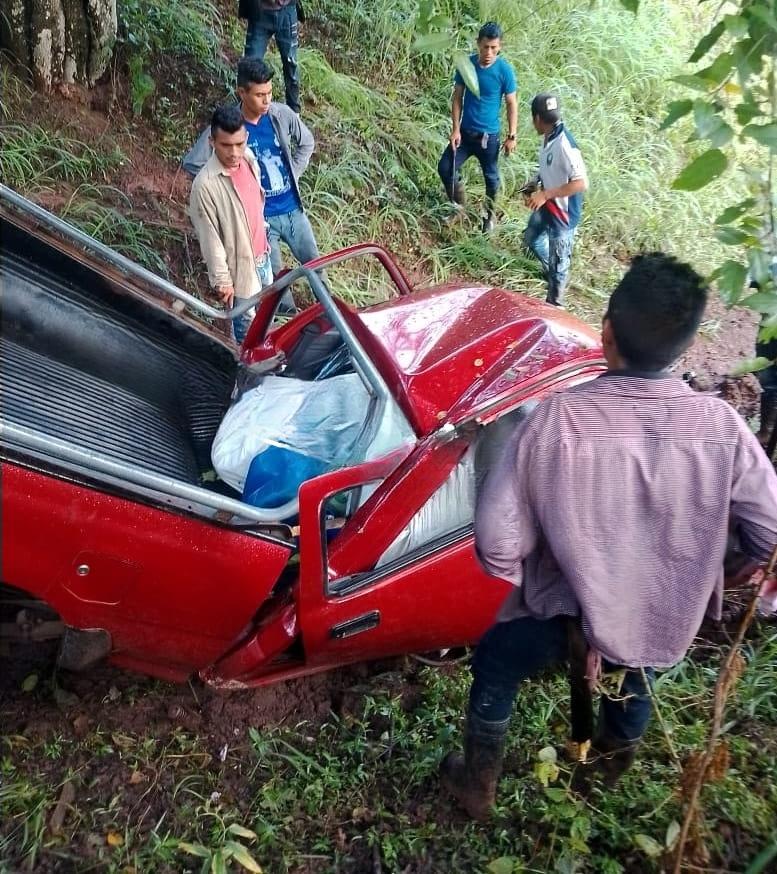 ¡Trágico! Padre y sus dos hijos fallecen tras volcamiento en Lempira