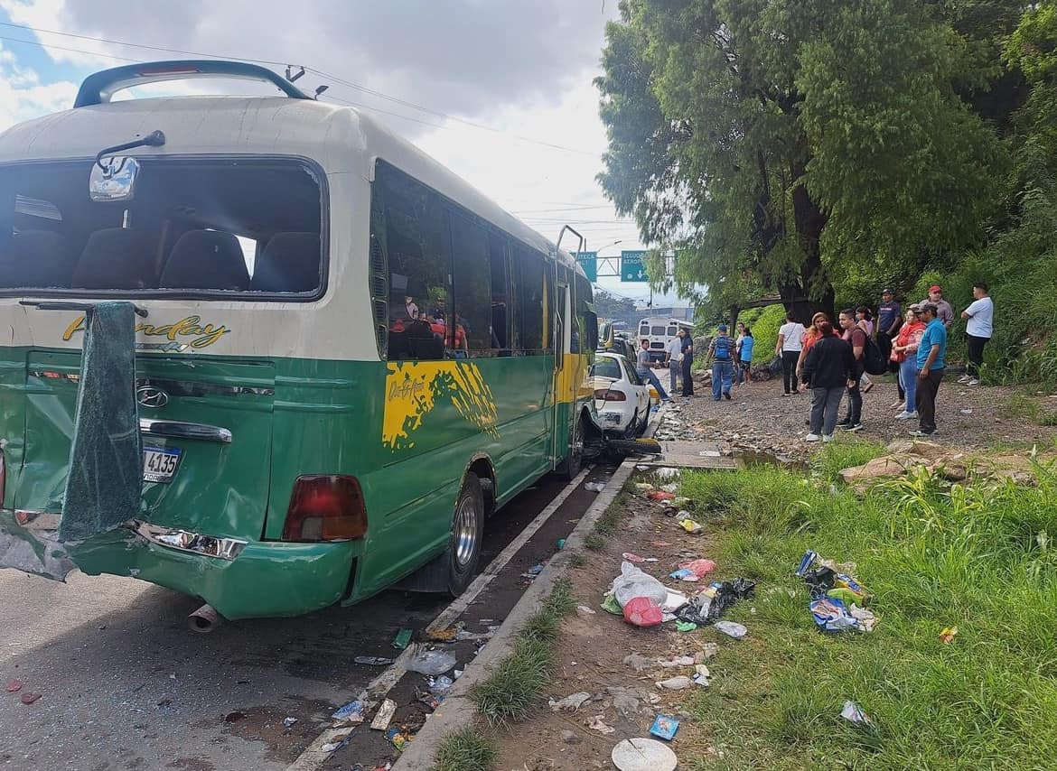 ¡Lamentable! Hermano de periodista, muere en colisión por bus que transportaba simpatizantes de Libre