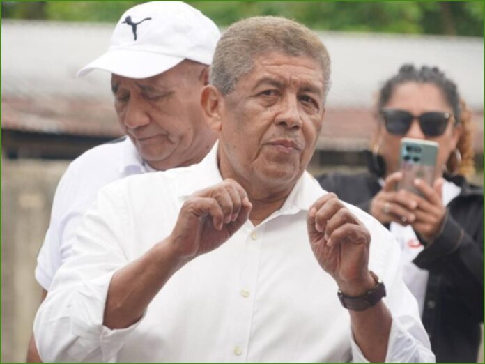 Alcalde de Tocoa, Adán Fúnez dice temer por su vida y la de su familia por acusaciones de haber asesinado a Juan López
