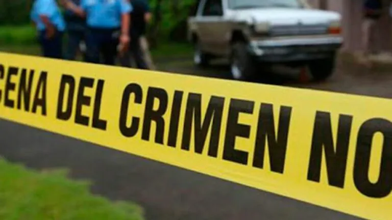 ¡Lunes sangriento! Encuentran muertas a dos personas en el interior de un vehículo en Comayagüela