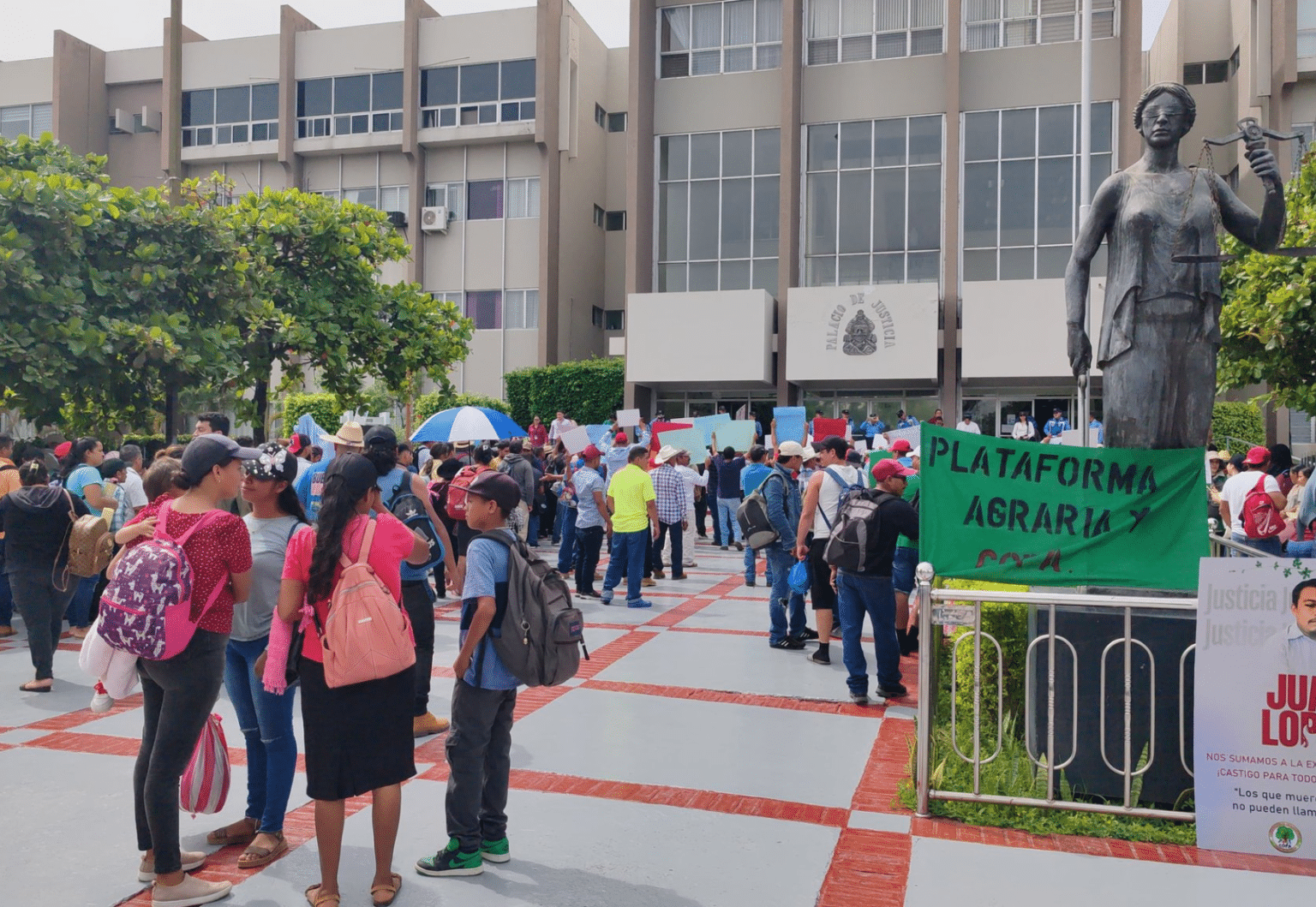 COPINH realiza plantón en los bajos del CN y CSJ exigiendo justicia por Juan López