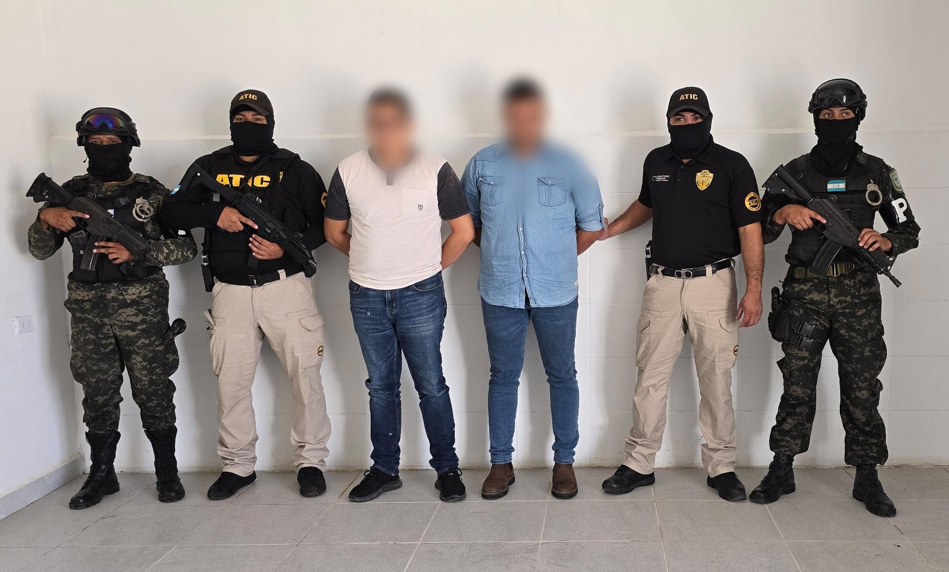 Cuatro detenidos por millonaria estafa contra institución bancaria se presentan a audiencia inicial