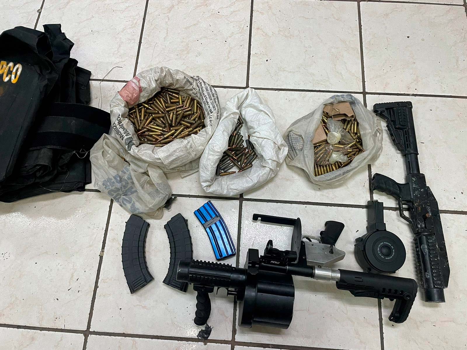Policía Nacional incauta pesado arsenal a la Pandilla 18 en La Lima, Cortés