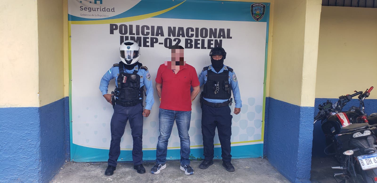 Policía Nacional detiene a sujeto que le habría quitado la vía a otro conductor por ir peleando el paso