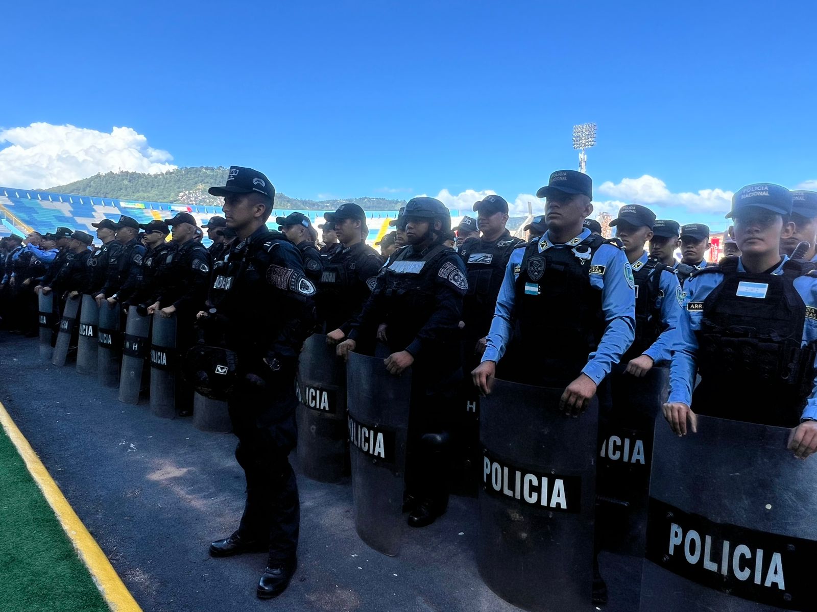 Policía Nacional pone a disposición más de 1000 funcionarios para brindar seguridad en el partido de Honduras vs Jamaica