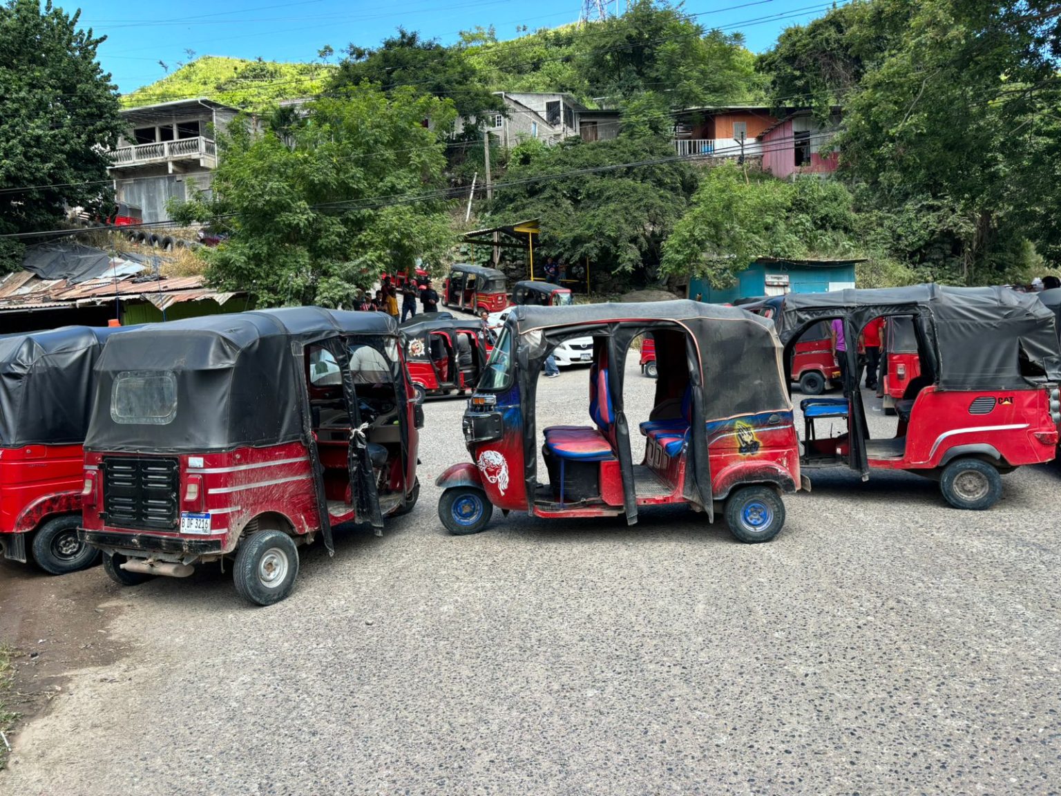 Mototaxistas de colonia Sagastume exigen un alto a los decomisos de la PMOP
