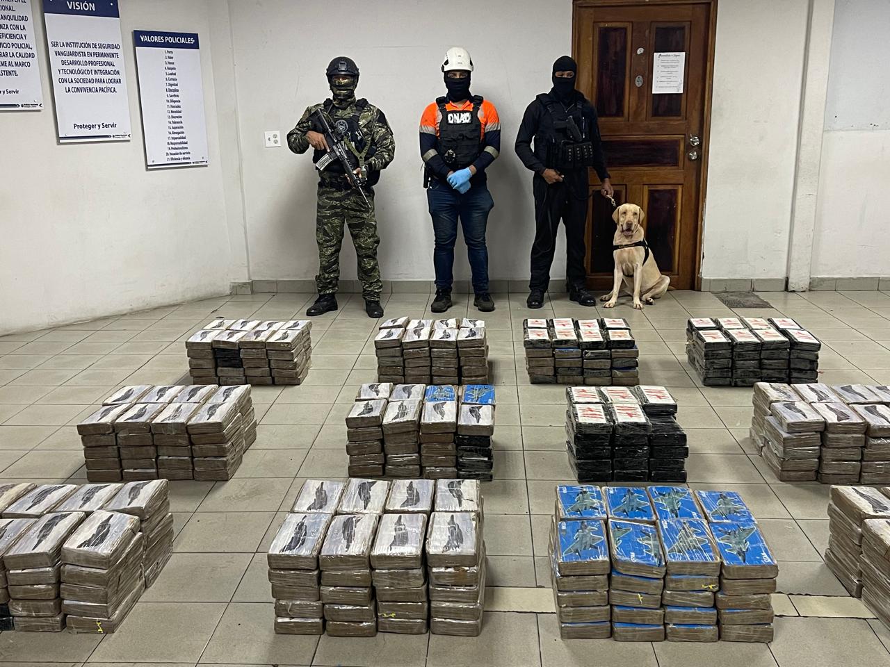 Panamá decomisa 400 paquetes de presunta droga provenientes de Honduras con destino a Italia