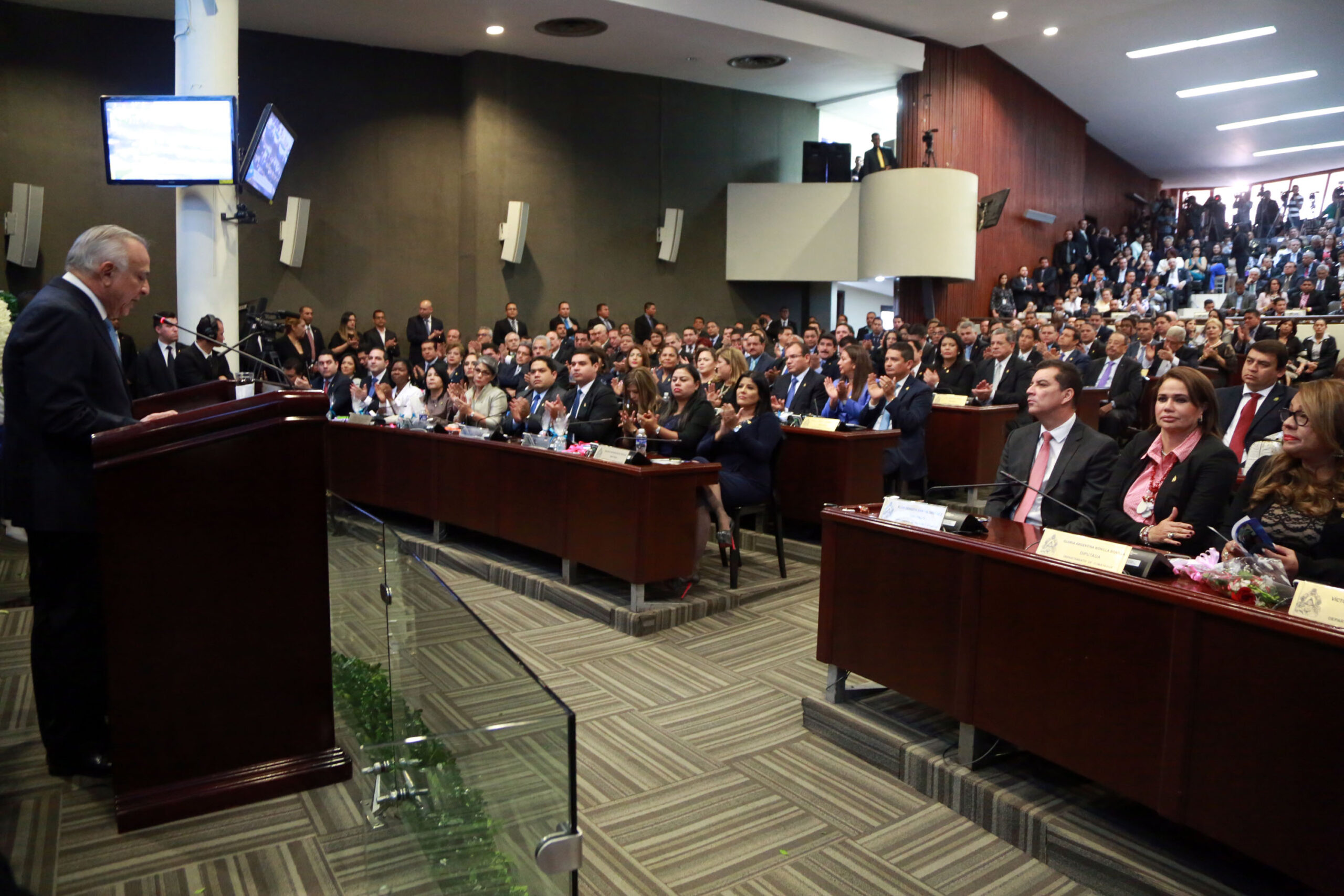 ¿Pueden ser acusados de traición a la patria diputados que aprobaron las ZEDES?
