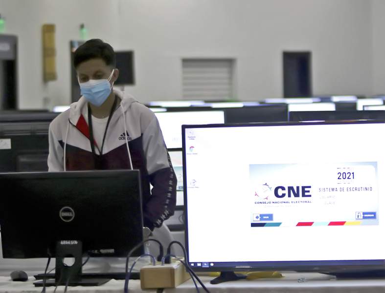 CNE confirma uso del Lector de Huellas y TREP en los tres niveles electivos