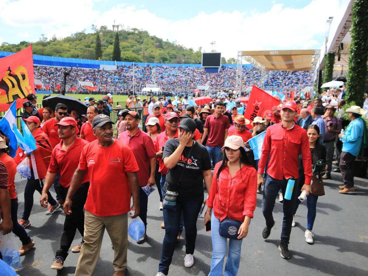 Empleados públicos denuncian que Gobierno está obligándolos a ir al Estadio Nacional este 15 de septiembre para apoyar a Xiomara Castro