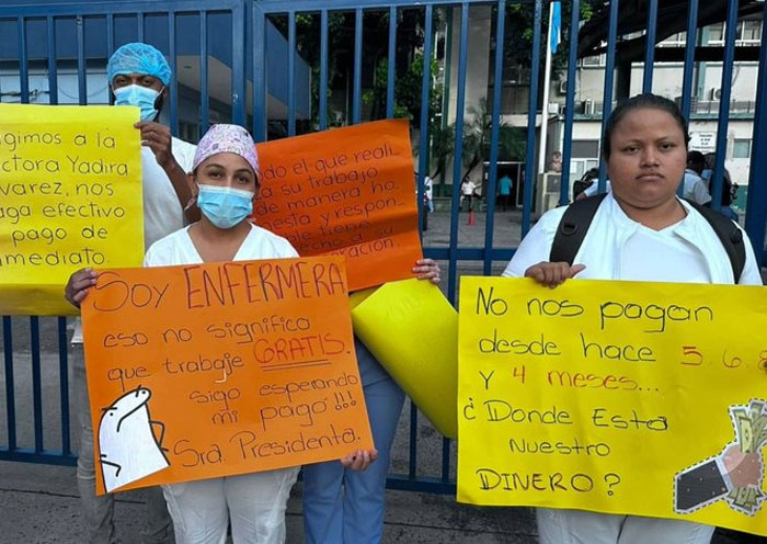 Enfermeras del IHSS siguen por segundo día en protestas exigiendo sueldos atrasados