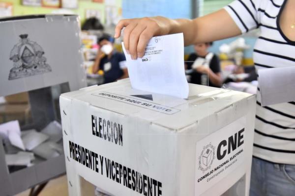 Luis Redondo convoca para el próximo lunes 9 de septiembre a máximas autoridades del CNE, TJE, RNP, magistrados propietarios del TJE, para ser juramentadas de cara al próximo proceso electoral del 2025