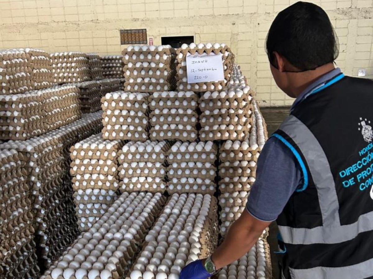 Tras incrementos groseros al consumidor, Gobierno sanciona 15 empresas hondureñas por subir precio del huevo en los mercados